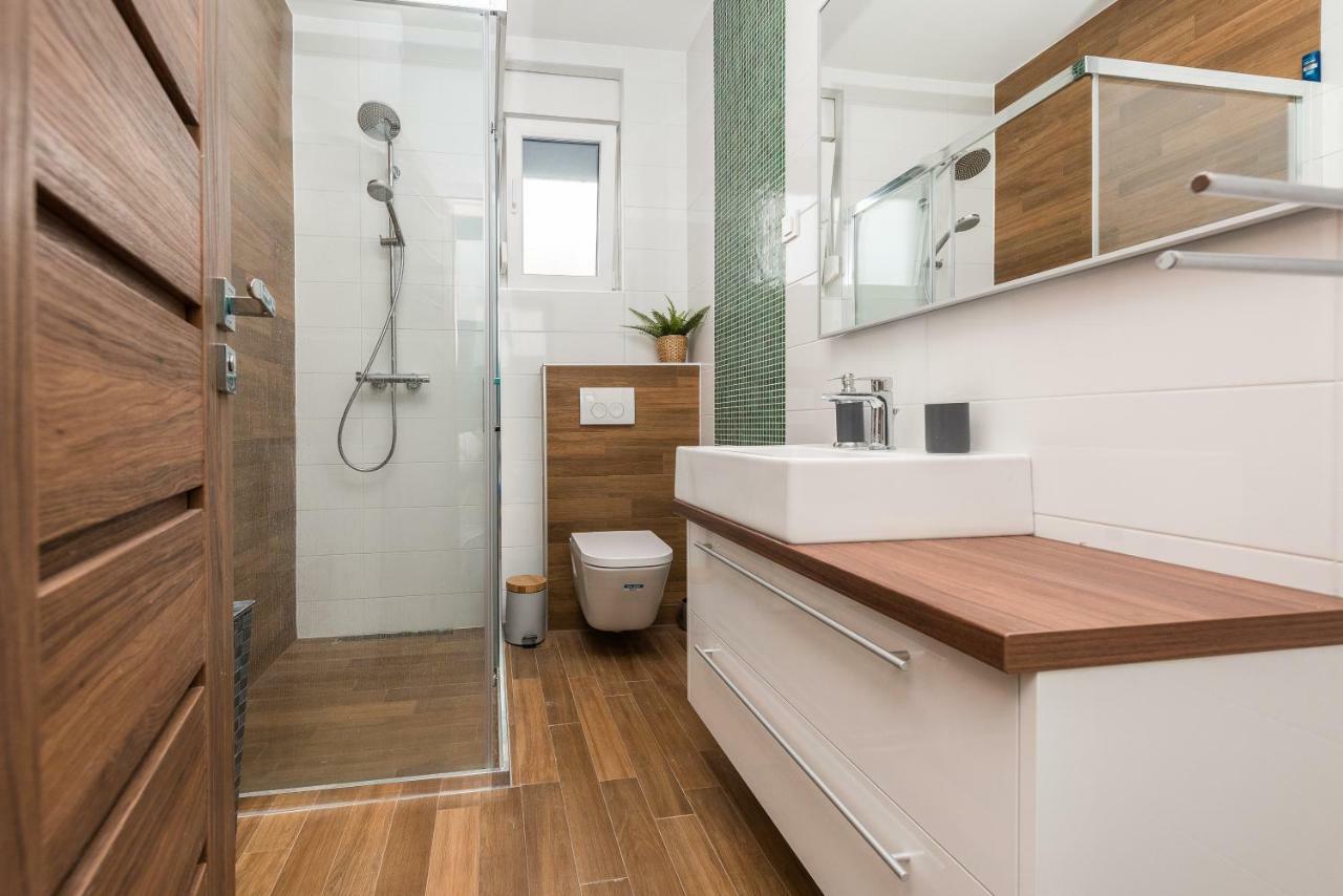 Luxury Penthouse Apartment Мандре Екстериор снимка