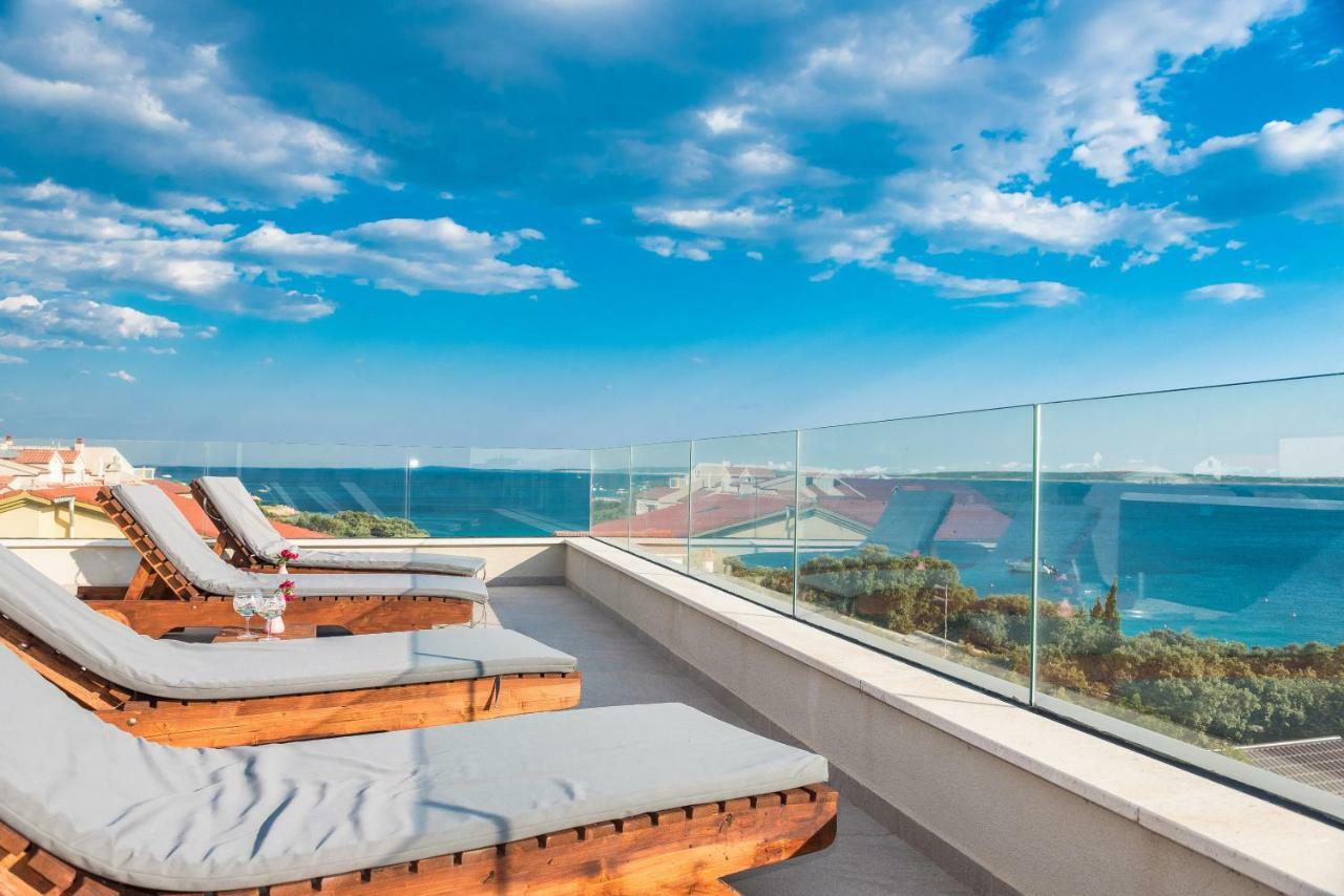 Luxury Penthouse Apartment Мандре Екстериор снимка