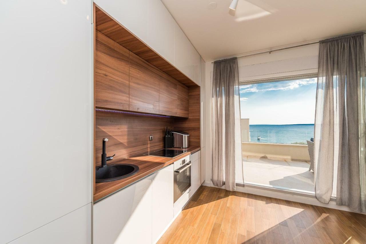 Luxury Penthouse Apartment Мандре Екстериор снимка