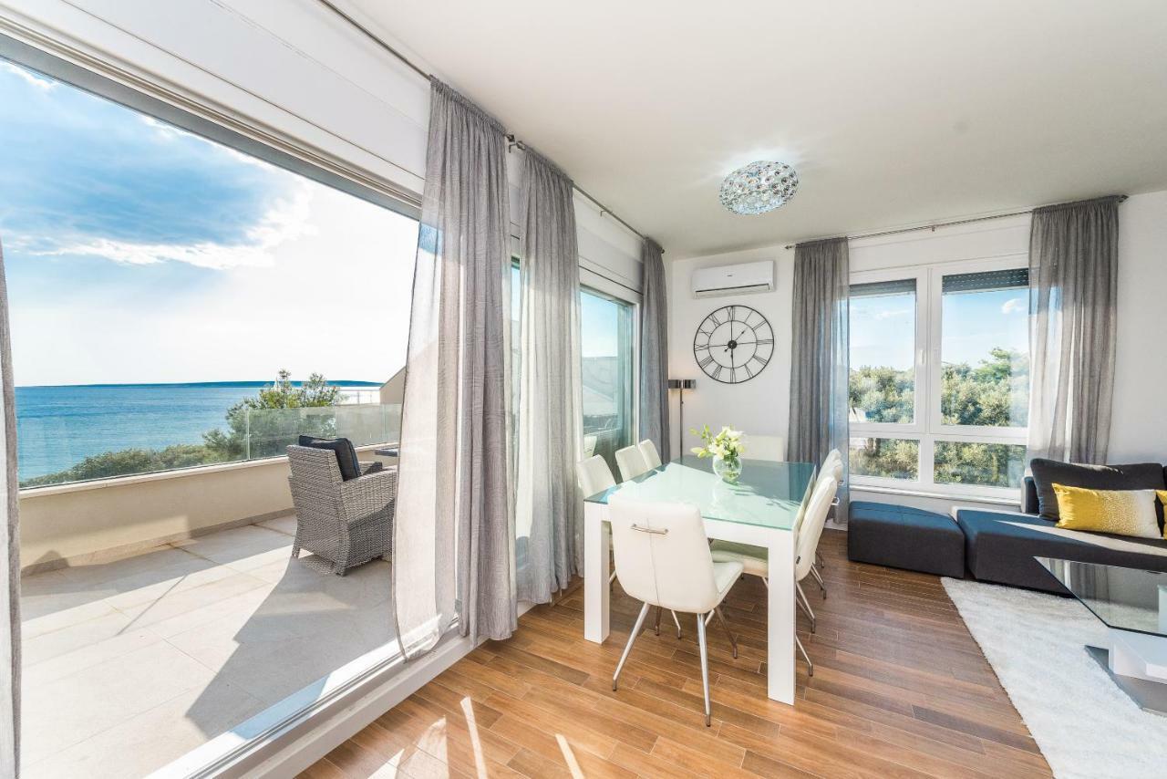 Luxury Penthouse Apartment Мандре Екстериор снимка