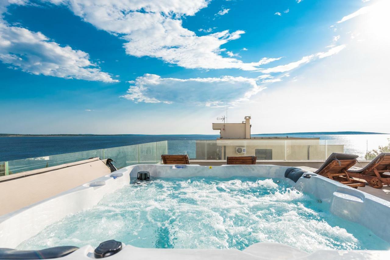 Luxury Penthouse Apartment Мандре Екстериор снимка