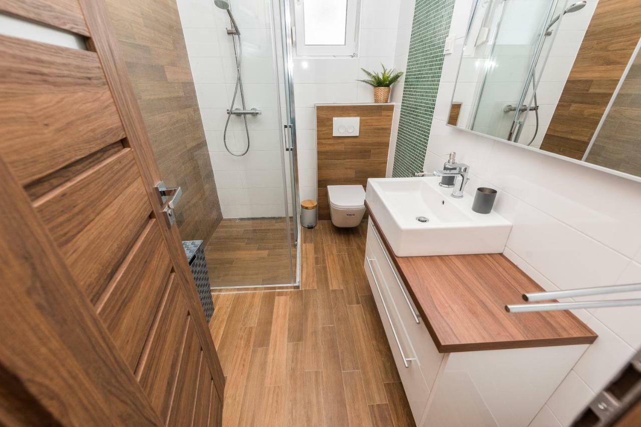 Luxury Penthouse Apartment Мандре Екстериор снимка